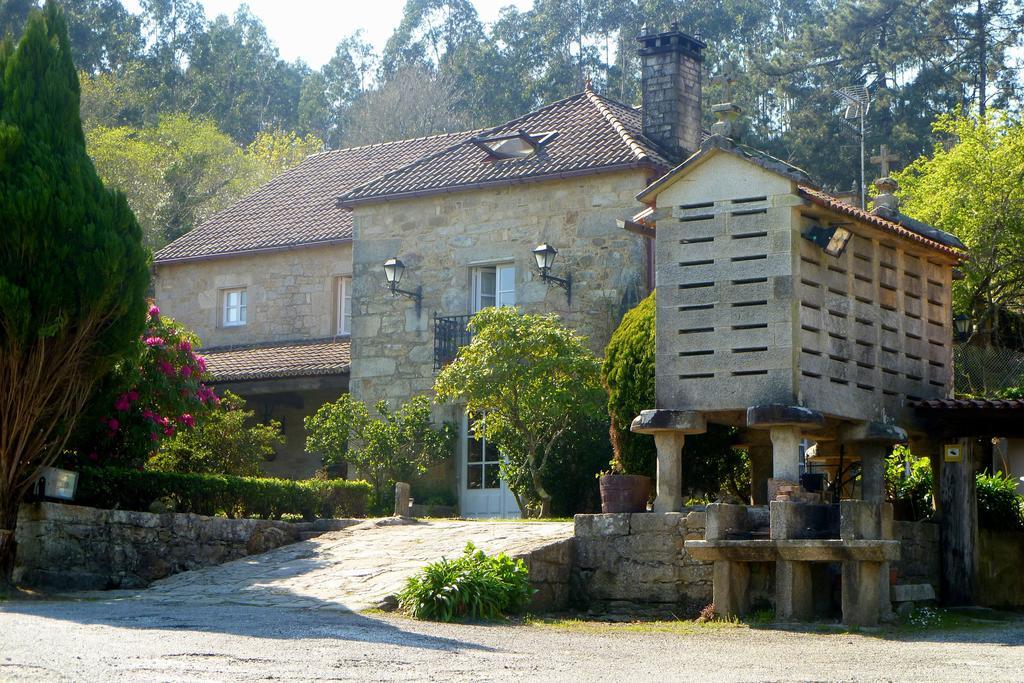 Casa Da Posta De Valmaior Hostal Boiro Habitación foto